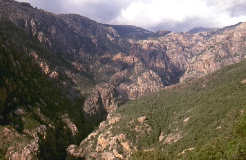 Assez etroites et profondes, ces gorges !